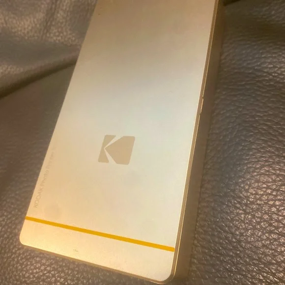NEW KODAK PM-210G - Photo Printer Mini (Gold) for iPhone and Android - Picture 3 of 7